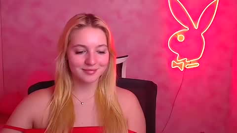 Snapshot of _mila_la_ chatting on February 22, 2025, 3:58 pm Melanie online show from February 22, 2025, 3:58 pm