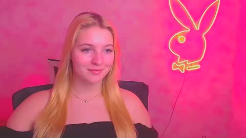 Snapshot of _mila_la_ chatting on February 23, 2025, 9:55 am Melanie online show from February 23, 2025, 9:55 am