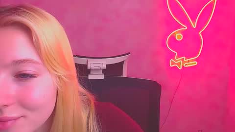 Snapshot of _mila_la_ chatting on February 24, 2025, 3:53 pm Melanie online show from February 24, 2025, 3:53 pm