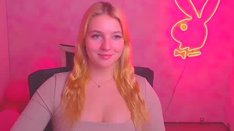 Snapshot of _mila_la_ chatting on February 25, 2025, 10:58 am Melanie online show from February 25, 2025, 10:58 am