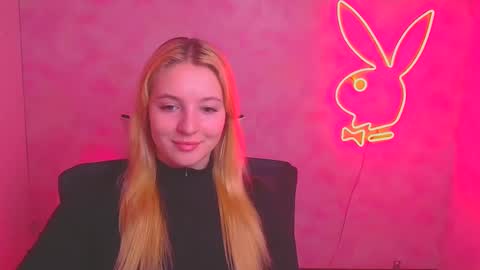 Snapshot of _mila_la_ chatting on February 27, 2025, 12:23 pm Melanie online show from February 27, 2025, 12:23 pm