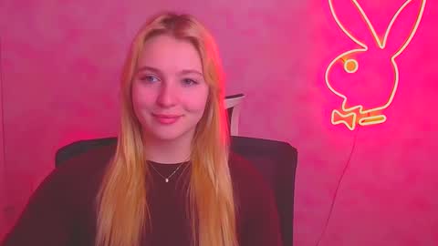 Snapshot of _mila_la_ chatting on February 28, 2025, 7:05 am Melanie online show from February 28, 2025, 7:05 am