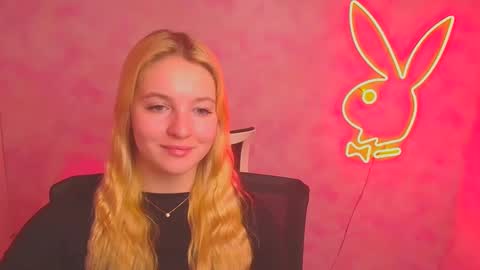 Snapshot of _mila_la_ chatting on March 2, 2025, 9:21 am Melanie online show from March 2, 2025, 9:21 am