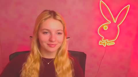 Snapshot of _mila_la_ chatting on March 4, 2025, 7:08 am Melanie online show from March 4, 2025, 7:08 am
