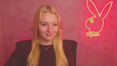 Snapshot of _mila_la_ chatting on March 6, 2025, 7:03 am Melanie online show from March 6, 2025, 7:03 am