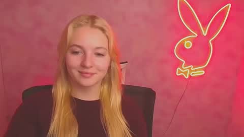 Snapshot of _mila_la_ chatting on March 6, 2025, 10:09 am Melanie online show from March 6, 2025, 10:09 am