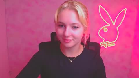 Snapshot of _mila_la_ chatting on September 20, 2025, 11:11 am Melanie online show from September 20, 2025, 11:11 am