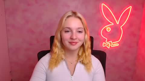 Snapshot of _mila_la_ chatting on September 30, 2025, 6:18 am Melanie online show from September 30, 2025, 6:18 am