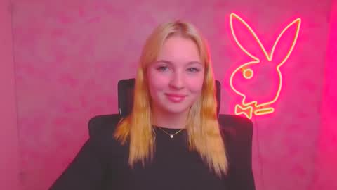 Snapshot of _mila_la_ chatting on October 10, 2025, 6:23 am Melanie online show from October 10, 2025, 6:23 am