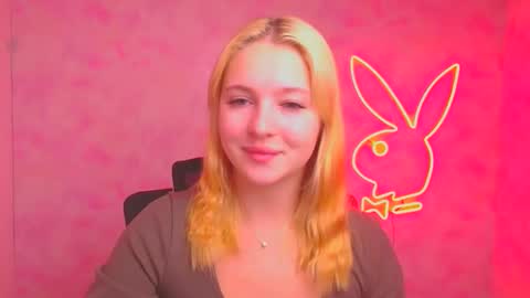 Snapshot of _mila_la_ chatting on October 17, 2025, 5:43 am Melanie online show from October 17, 2025, 5:43 am