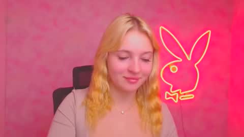 Snapshot of _mila_la_ chatting on October 23, 2025, 11:42 am Melanie online show from October 23, 2025, 11:42 am