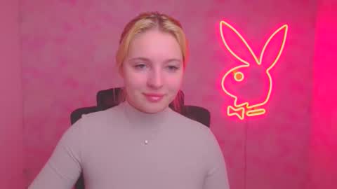 Snapshot of _mila_la_ chatting on October 25, 2025, 11:29 am Melanie online show from October 25, 2025, 11:29 am