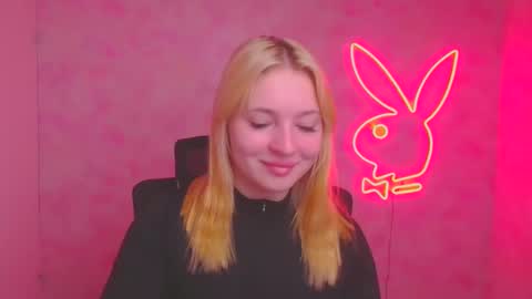 Snapshot of _mila_la_ chatting on October 28, 2025, 7:12 am Melanie online show from October 28, 2025, 7:12 am