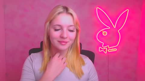 Snapshot of _mila_la_ chatting on October 30, 2025, 12:39 pm Melanie online show from October 30, 2025, 12:39 pm