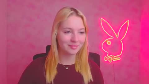 Snapshot of _mila_la_ chatting on November 7, 2025, 12:49 pm Melanie online show from November 7, 2025, 12:49 pm