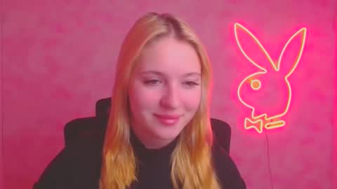 Snapshot of _mila_la_ chatting on November 12, 2025, 6:47 am Melanie online show from November 12, 2025, 6:47 am