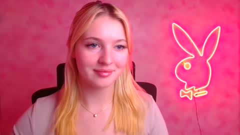 Snapshot of _mila_la_ chatting on November 20, 2025, 12:16 pm Melanie online show from November 20, 2025, 12:16 pm