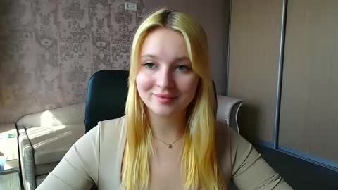 Snapshot of _mila_la_ chatting on April 23, 2026, 12:29 pm Melanie online show from April 23, 2026, 12:29 pm