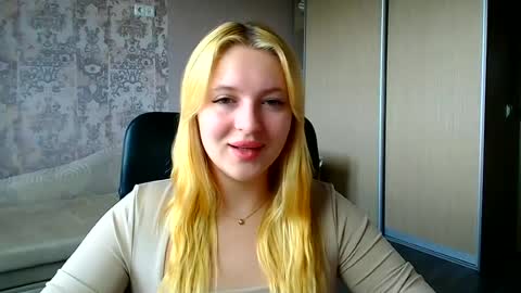 Snapshot of _mila_la_ chatting on June 25, 2026, 11:59 am Melanie online show from June 25, 2026, 11:59 am
