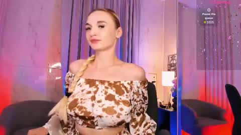 Mila online show from July 15, 2026, 9:09 pm