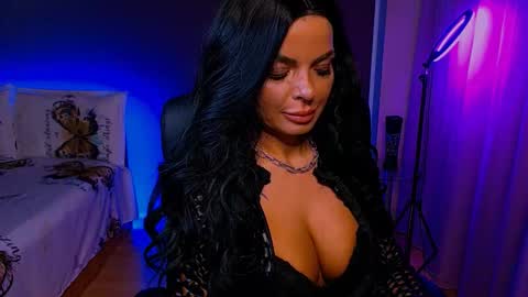 Milani online show from November 15, 2025, 7:21 pm