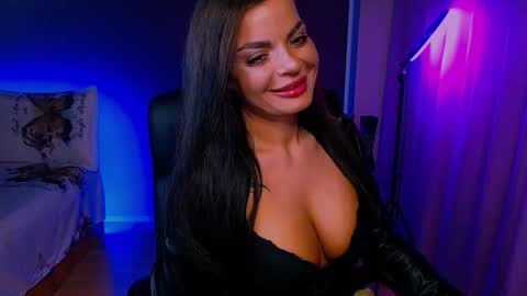 Milani online show from December 19, 2025, 6:37 pm
