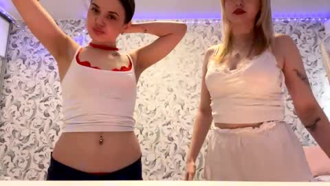 Snapshot of _mimilana_ chatting on April 8, 2026, 11:32 am Lana online show from April 8, 2026, 11:32 am