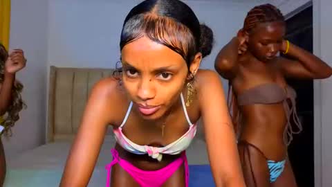 Mimi online show from March 15, 2026, 2:17 am