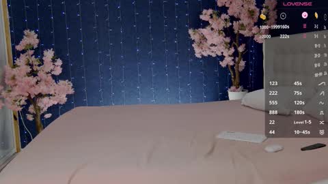 Snapshot of _mirror_girl chatting on October 24, 2025, 4:25 pm Victoria online show from October 24, 2025, 4:25 pm