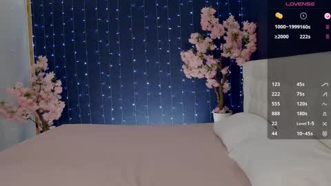 Snapshot of _mirror_girl chatting on October 29, 2025, 5:10 am Victoria online show from October 29, 2025, 5:10 am