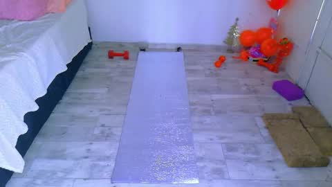 karoline uwu online show from October 4, 2025, 8:18 pm