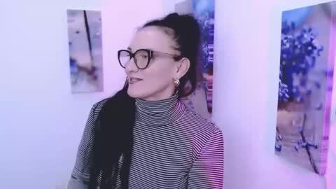 Snapshot of _miss_vivi_ chatting on October 24, 2025, 11:50 am Vivi online show from October 24, 2025, 11:50 am