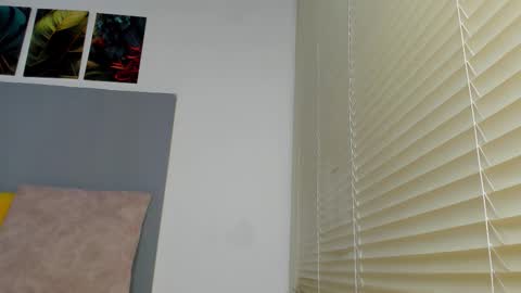 _molly_rosse_ online show from November 26, 2025, 11:44 am