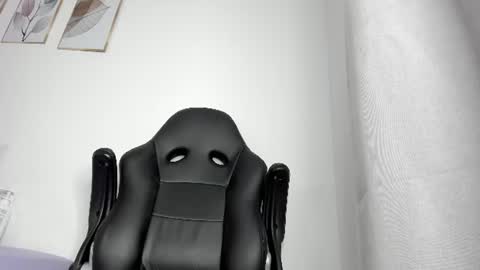 _molly_rosse_ online show from June 22, 2026, 11:51 am