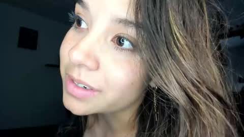 Snapshot of _monserat_ chatting on December 4, 2024, 12:08 am liaaa 4u online show from December 4, 2024, 12:08 am