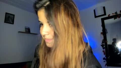 Snapshot of _monserat_ chatting on December 4, 2024, 3:15 am liaaa 4u online show from December 4, 2024, 3:15 am