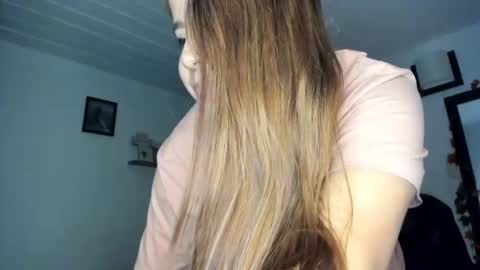 Snapshot of _monserat_ chatting on December 11, 2024, 11:00 pm liaaa 4u online show from December 11, 2024, 11:00 pm