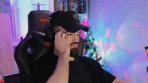 Snapshot of _morti_ chatting on January 5, 2025, 1:04 pm Ask me online show from January 5, 2025, 1:04 pm