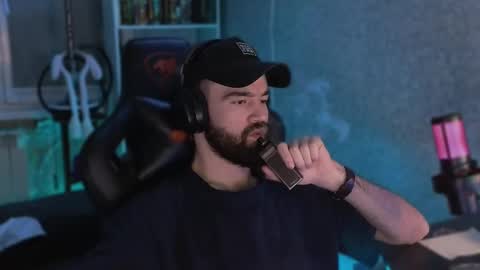 Snapshot of _morti_ chatting on February 18, 2025, 12:26 am Ask me online show from February 18, 2025, 12:26 am