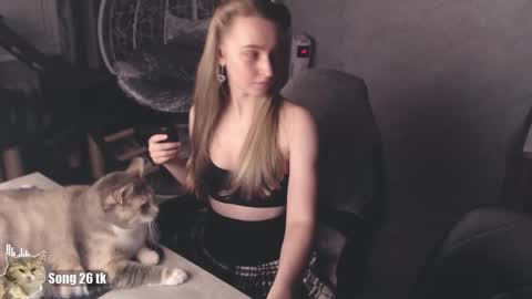 Debby  online show from October 15, 2025, 7:36 pm