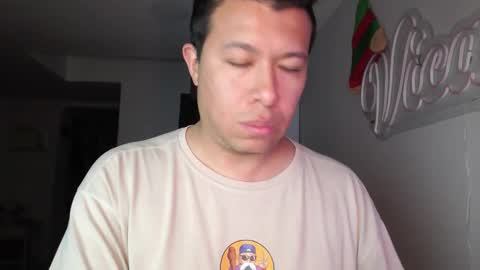 Panda  online show from November 8, 2025, 2:12 am