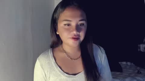 Snapshot of _mslibaylibay_ chatting on April 23, 2026, 5:37 pm Angel online show from April 23, 2026, 5:37 pm