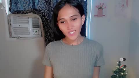 jenny claire online show from November 3, 2025, 4:47 am