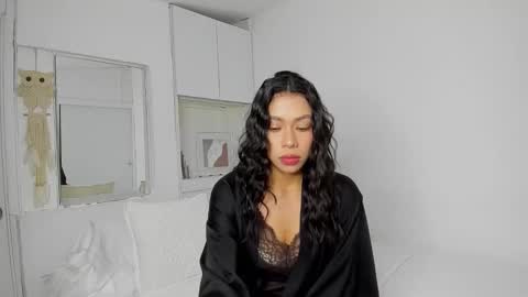 independent model natha online show from December 19, 2025, 2:40 am