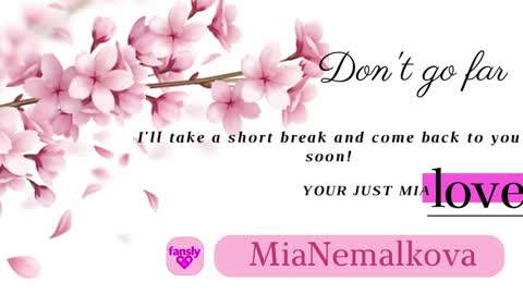 Snapshot of _nemalkovamia chatting on December 27, 2024, 5:20 am Mia with a big heart online show from December 27, 2024, 5:20 am