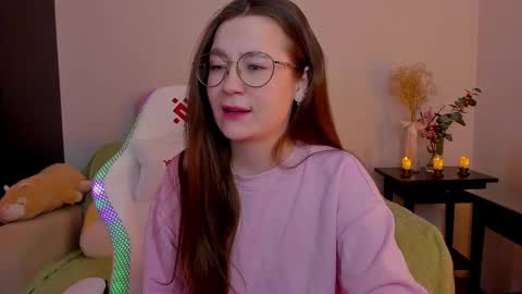 Snapshot of _nemalkovamia chatting on February 23, 2025, 3:35 am Mia with a big heart online show from February 23, 2025, 3:35 am