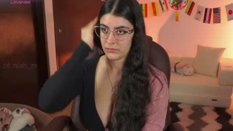 NiniHelp me by giving my show a thumbs up online show from July 1, 2026, 11:48 pm