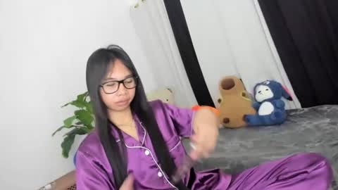 Snapshot of _nicole69_ chatting on November 10, 2025, 8:08 pm Nicole online show from November 10, 2025, 8:08 pm