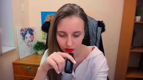 Snapshot of _nicole_new chatting on February 18, 2025, 12:39 pm Nica online show from February 18, 2025, 12:39 pm