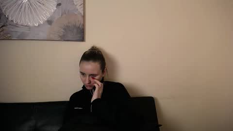 Nica online show from December 14, 2025, 4:01 pm